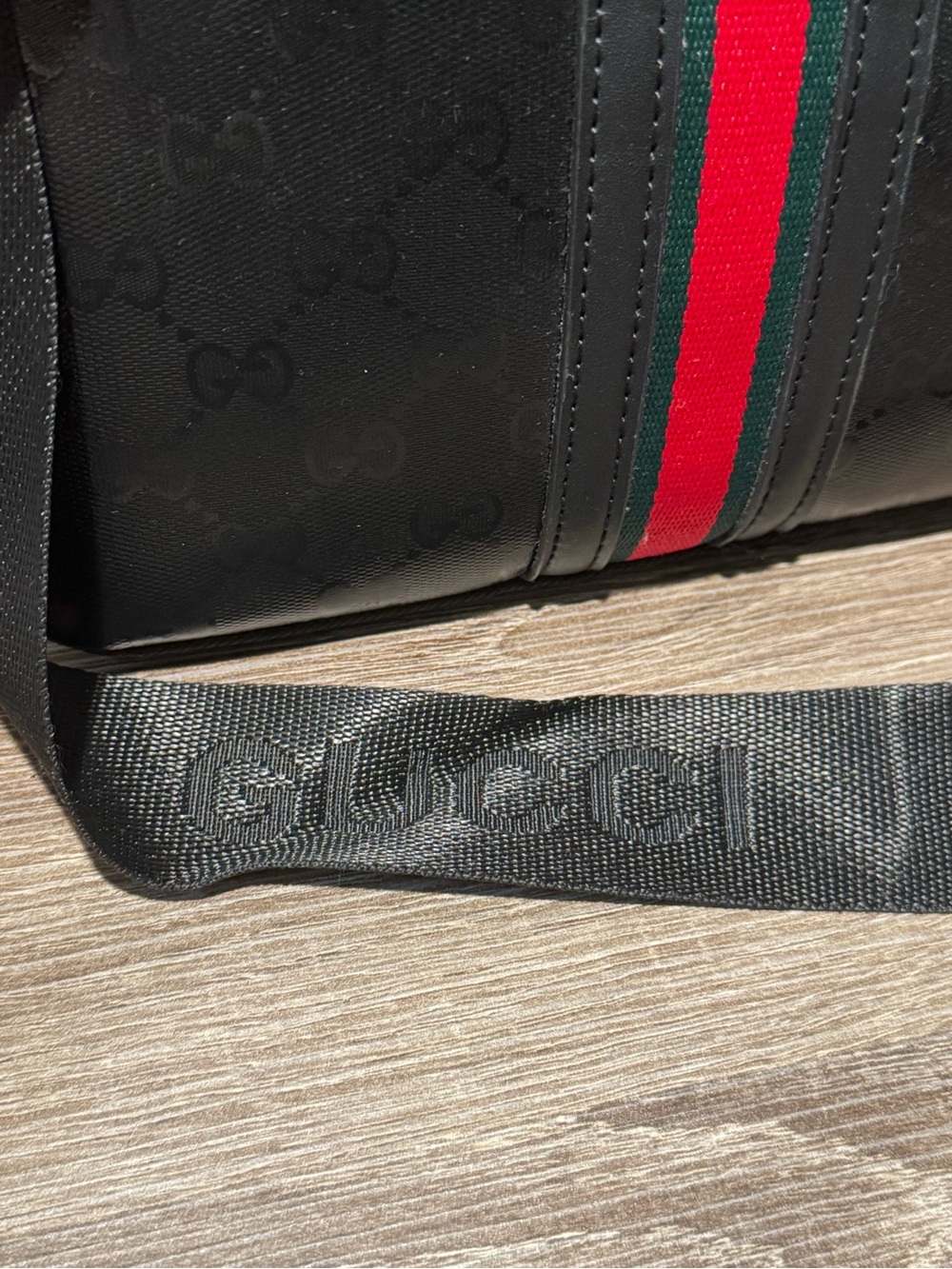 Gucci Black Leather Messenger Bag with Signature Red-Green Stripe - Picture 6 of 7